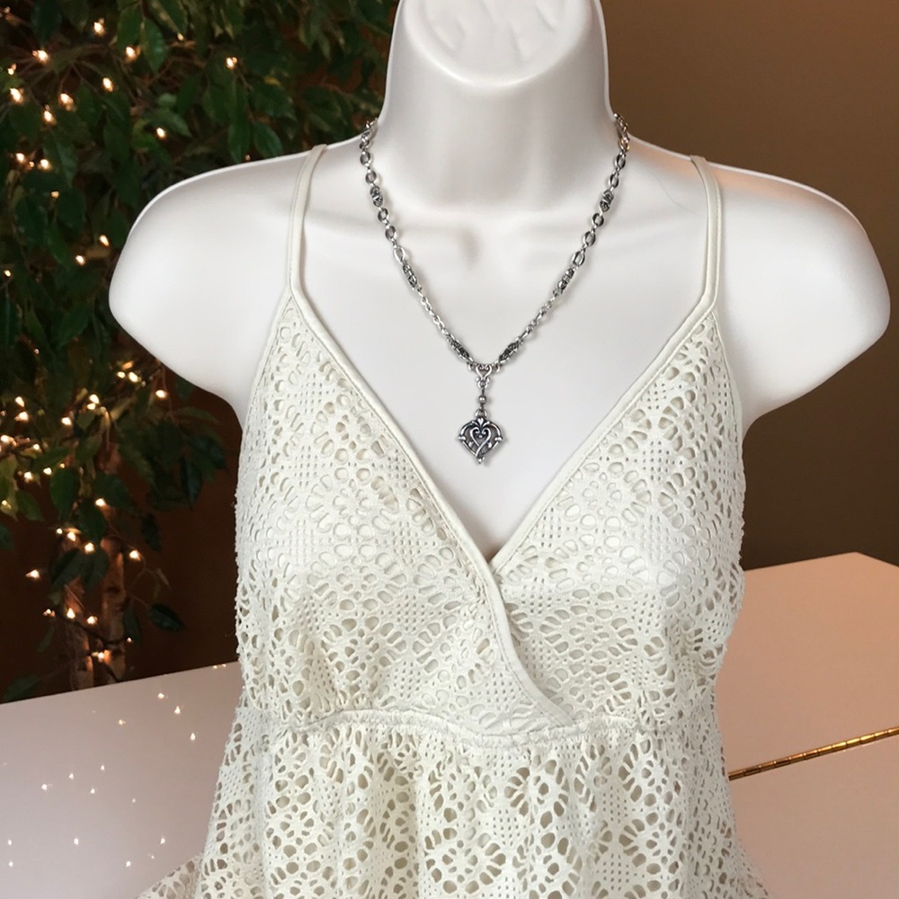 🌸EXPRESS V NECK CREAM LACE CROCHET TOP SIZE LARGE - Picture 3 of 16